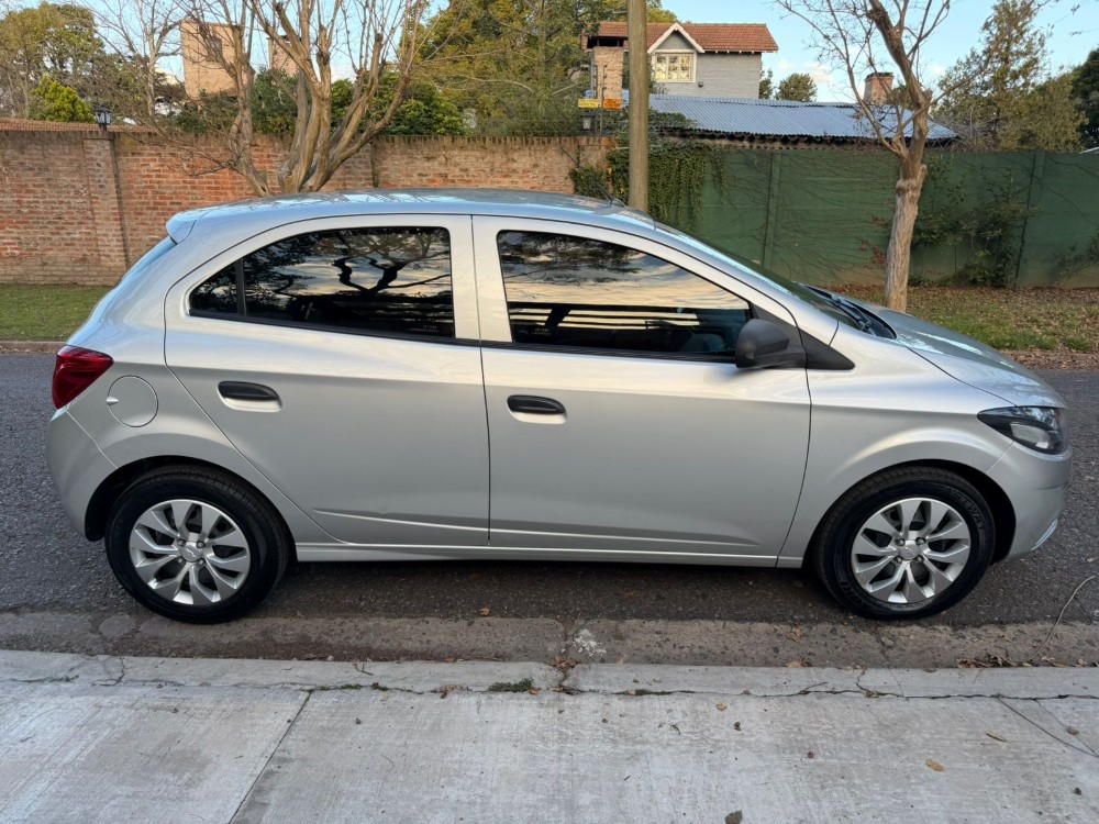 Chevrolet Onix LT — foto 3